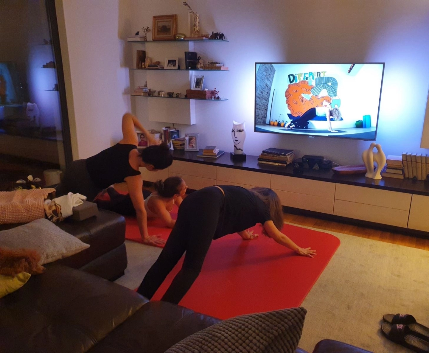 Pokret ostaje blizu